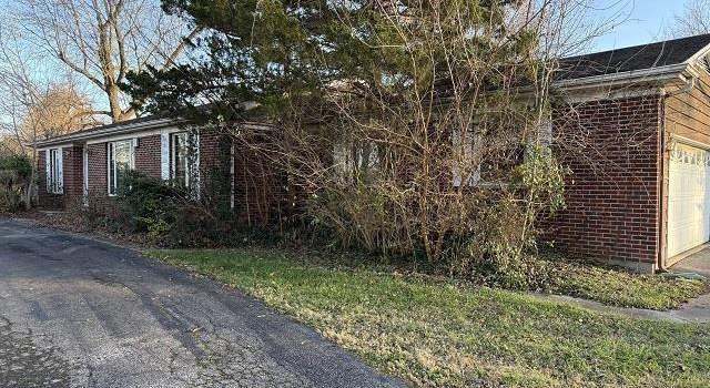 Photo of 1500 E Stotlar St, Herrin, IL 62948