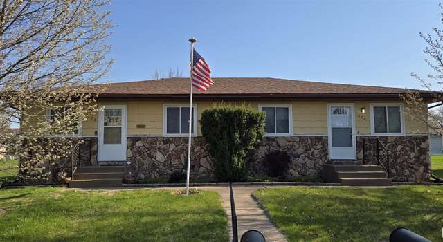 Photo of 626-628 W 61st St, Davenport, IA 52806