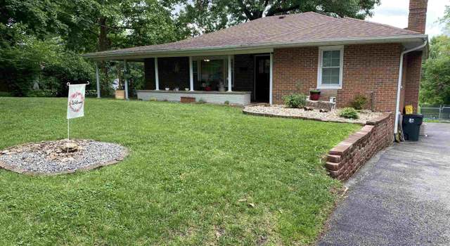 Photo of 490 W Pine St, Canton, IL 61520