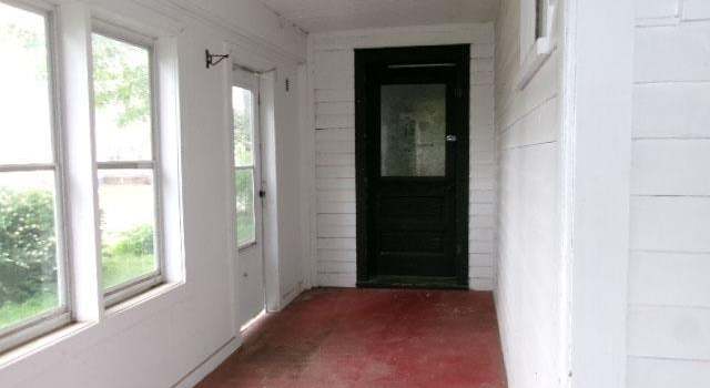 Photo of 896 E Chestnut St, Canton, IL 61520