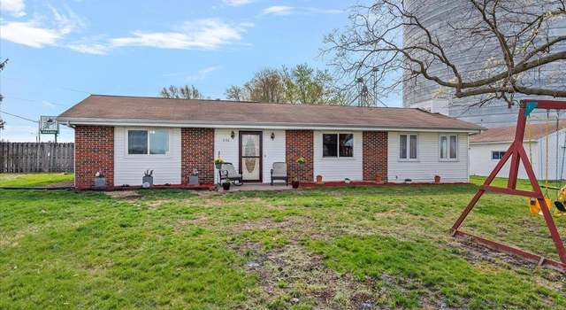 Photo of 308 Jefferson St, Pleasant Plains, IL 62677