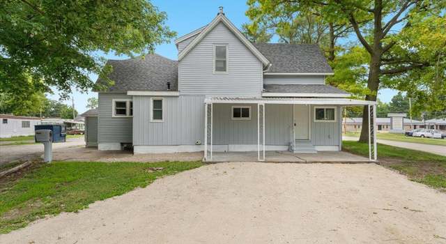 Photo of 3916 W Locust St, Davenport, IA 52804