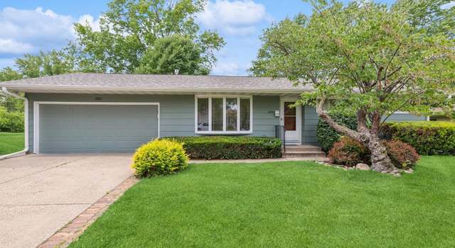 Photo of 2812 Oak St, Davenport, IA 52804
