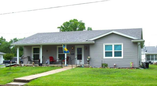Photo of 205 N High St, Winchester, IL 62694