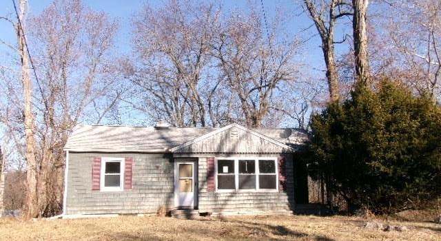 Photo of 873 S Kim Moor Rd, Peoria, IL 61605