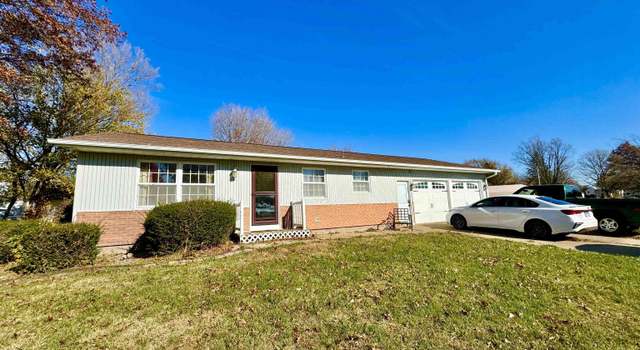 Photo of 714 W Franklin St, New Windsor, IL 61465