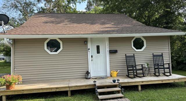 Photo of 206 E Reed St, Benton, IL 62812