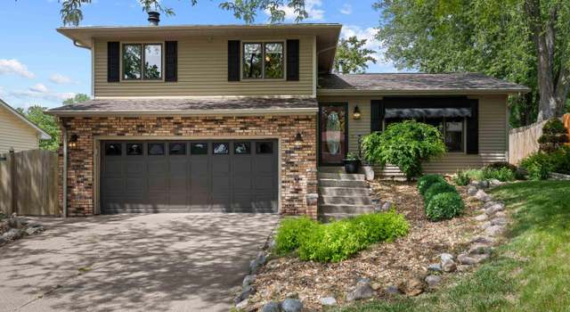 Photo of 2512 W 45th St, Davenport, IA 52806