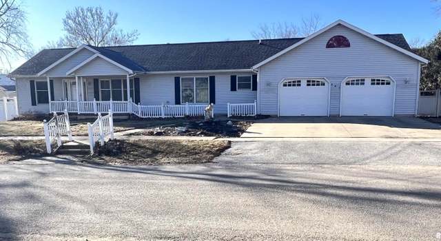 Photo of 205 N Jefferson St, Wyoming, IA 52362