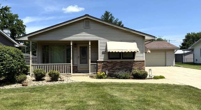 Photo of 597 Walnut St, Knoxville, IL 61448