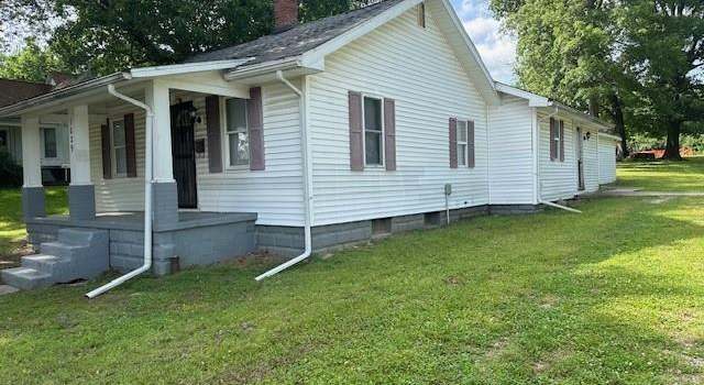 Photo of 1029 E Franklin St, Taylorville, IL 62568