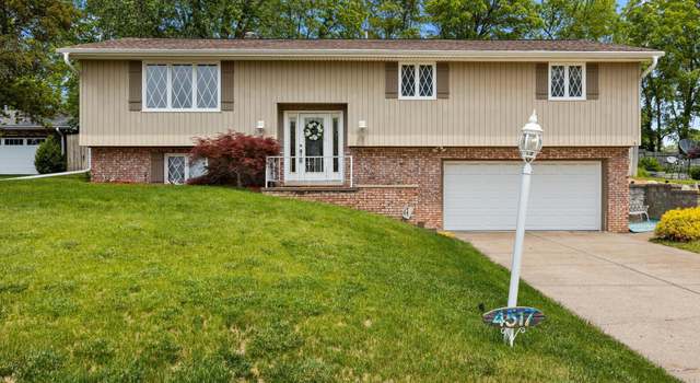 Photo of 4517 W Hetherwood Dr, Peoria, IL 61615