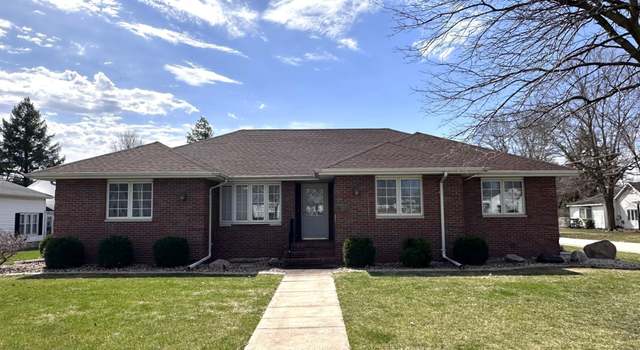 Photo of 290 W Railroad St, Roseville, IL 61473