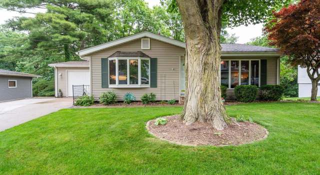 Photo of 918 32nd Avenue Court, Moline, IL 61265