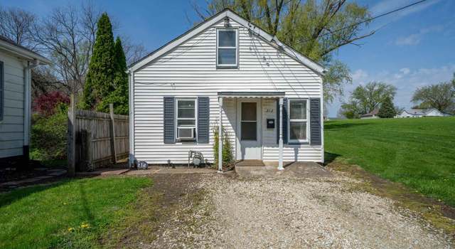 Photo of 212 S Cone St, Farmington, IL 61531