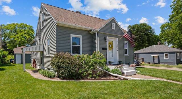 Photo of 2734 College Ave, Davenport, IA 52803