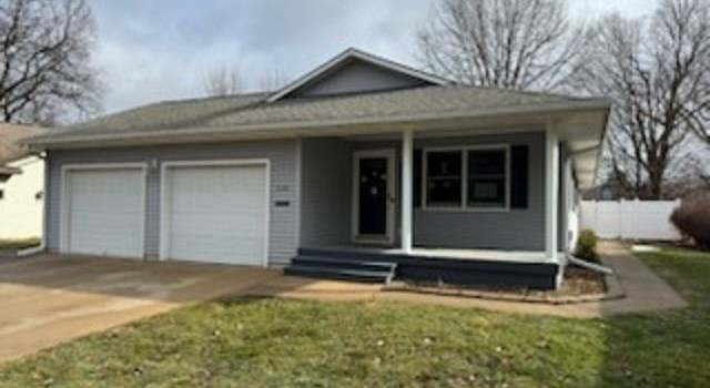 Photo of 220 S Illinois St, Pittsfield, IL 62363