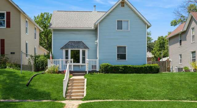 Photo of 1011 25th St, Moline, IL 61265-2237