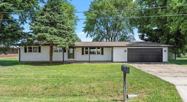 Photo of 712 Trojan Rd, Auburn, IL 62615