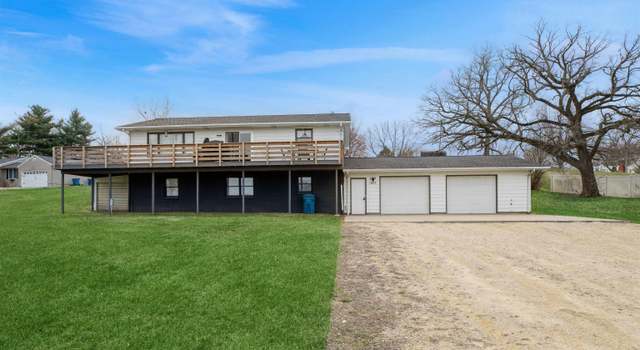 Photo of 1007 N Bluff St, Albany, IL 61230