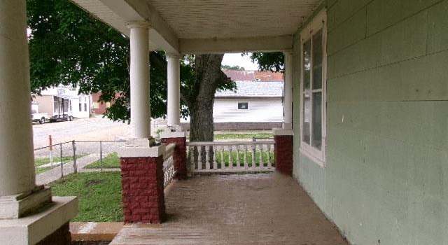 Photo of 100 W Main St, Ellisville, IL 61431