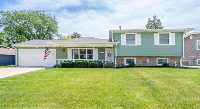 Photo of 1523 Broadview Dr, Bettendorf, IA 52722
