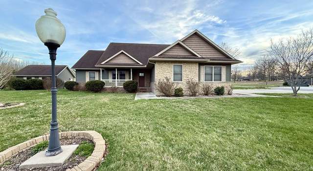 Photo of 1200 Wildflower Ln, Herrin, IL 62948