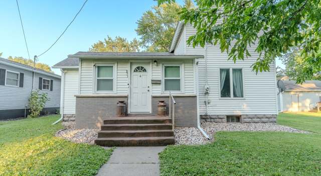 Photo of 511 Locust St, Prophetstown, IL 61277