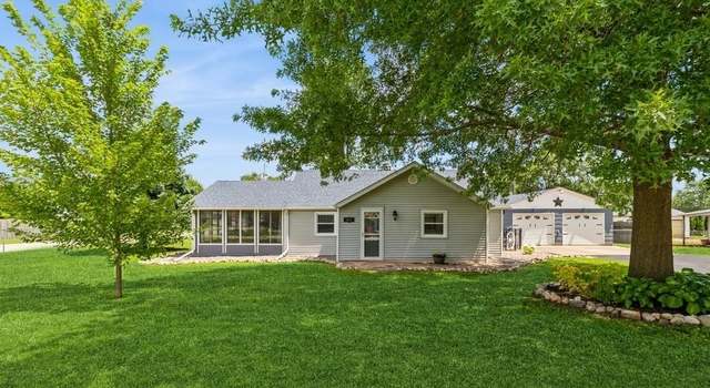 Photo of 804 3rd St, Colona, IL 61241