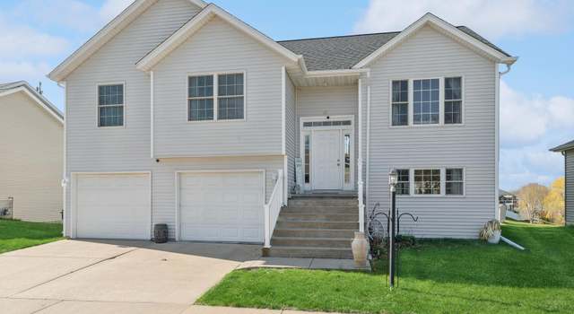 Photo of 20 Hidden Valley Cir, Davenport, IA 52804