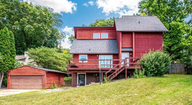 Photo of 1202 Timber Ln, Pekin, IL 61554