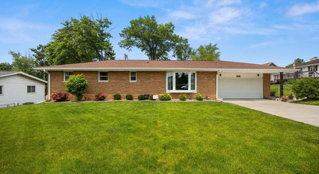 Photo of 2731 W Pine Hill Ln, Peoria, IL 61614