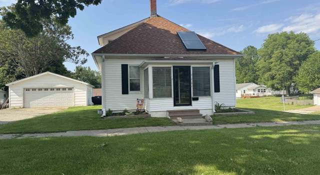 Photo of 111 NE 5th St, Aledo, IL 61231