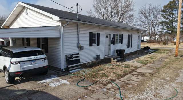 Photo of 402 Baggott St, Zeigler, IL 62999