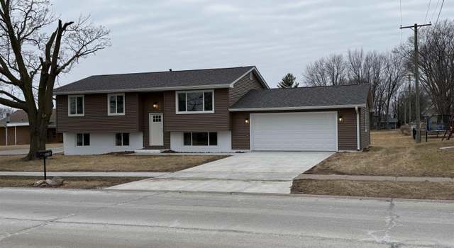 Photo of 206 S 5th St, Eldridge, IA 52748
