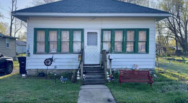 Photo of 218 S Vincent St, Salem, IL 62881