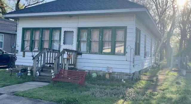 Photo of 218 S Vincent St, Salem, IL 62881