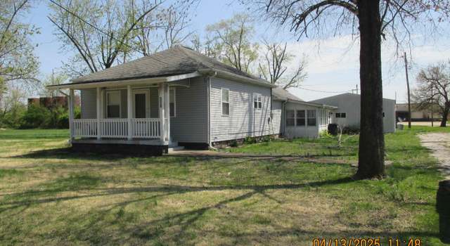 Photo of 229 S James St, Centralia, IL 62801