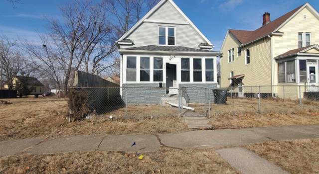 Photo of 619 13th Ave, Rock Island, IL 61201