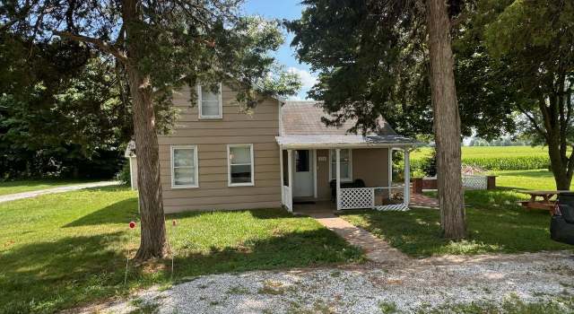 Photo of 300 Louisa St, Prairie City, IL 61470