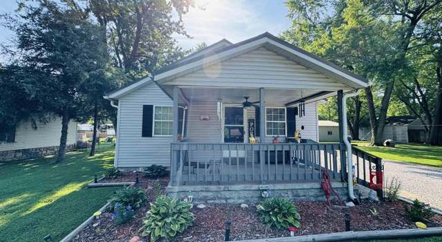 Photo of 410 S Merritt St, Odin, IL 62870