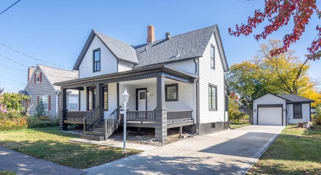 Photo of 2129 Washington St, Davenport, IA 52804