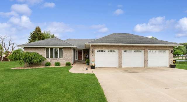 Photo of 201 Maple Ln, Fulton, IL 61252