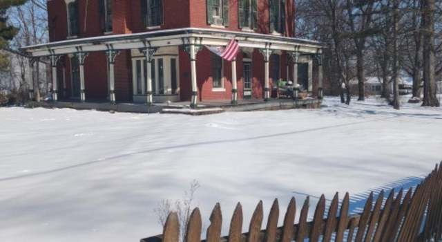 Photo of 216 S Washington St, Kinmundy, IL 62854