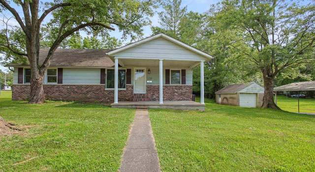 Photo of 1130 W Webster St, Benton, IL 62812