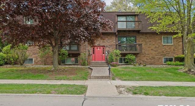 Photo of 3124 4th St #4, Moline, IL 61265