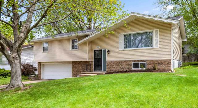 Photo of 2819 W Fountaindale Dr, Peoria, IL 61614