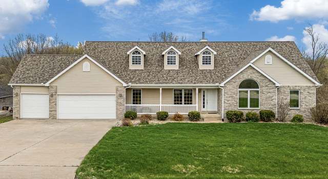 Photo of 1315 Fyre Lake Dr, Sherrard, IL 61281