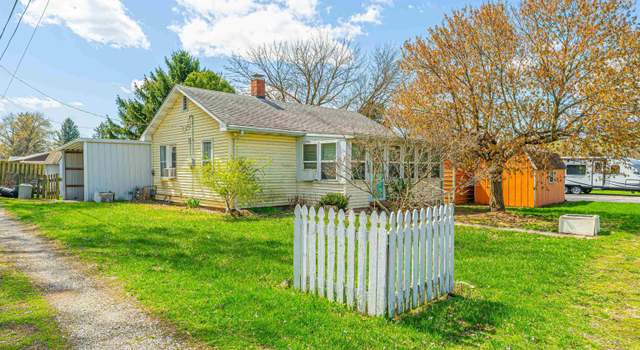 Photo of 206 Shockey St, Elkhart, IL 62634
