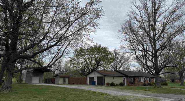 Photo of 504 W William St, Sesser, IL 62812
